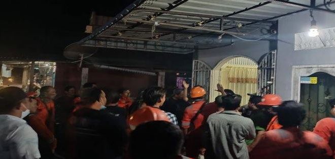 Ratusan karyawan PT Artha Teknik Abadi (ATA) geruduk kantor perusahaan